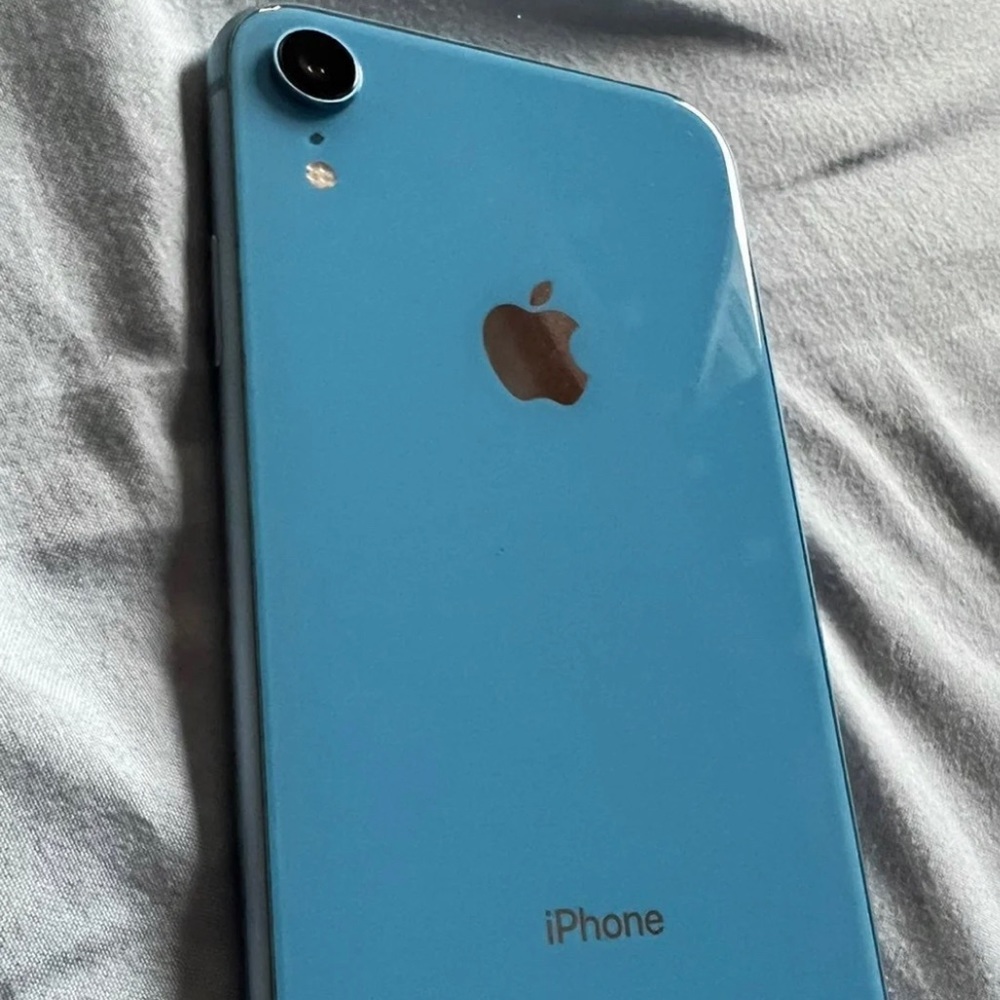 Apple iPhone XR 128 GB in Blue, Unlocked